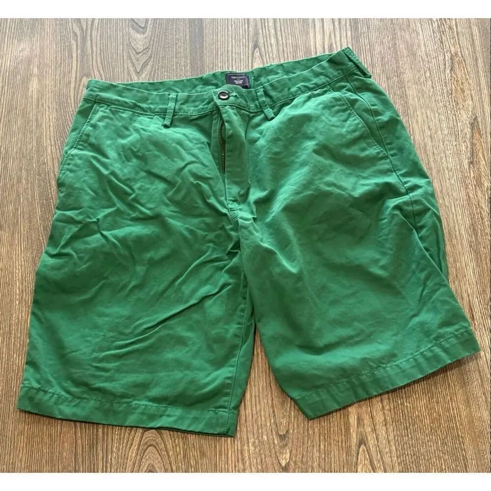 Gap Mens Khakis Lived In Shorts Mid Rise Flat Front 100% Cotton Green Size 36